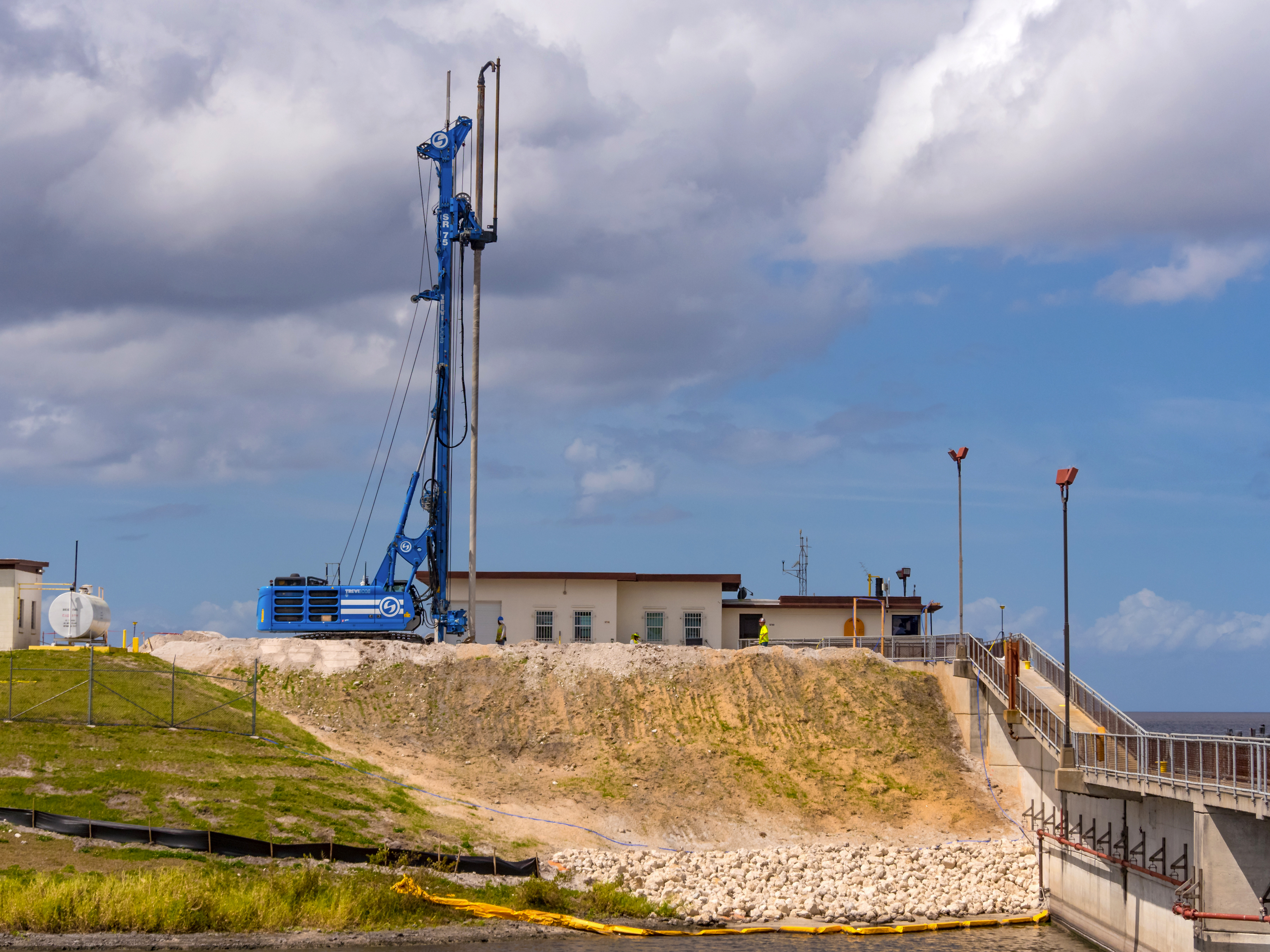 Herbert Hoover Dike Gap Closure Trevi spa